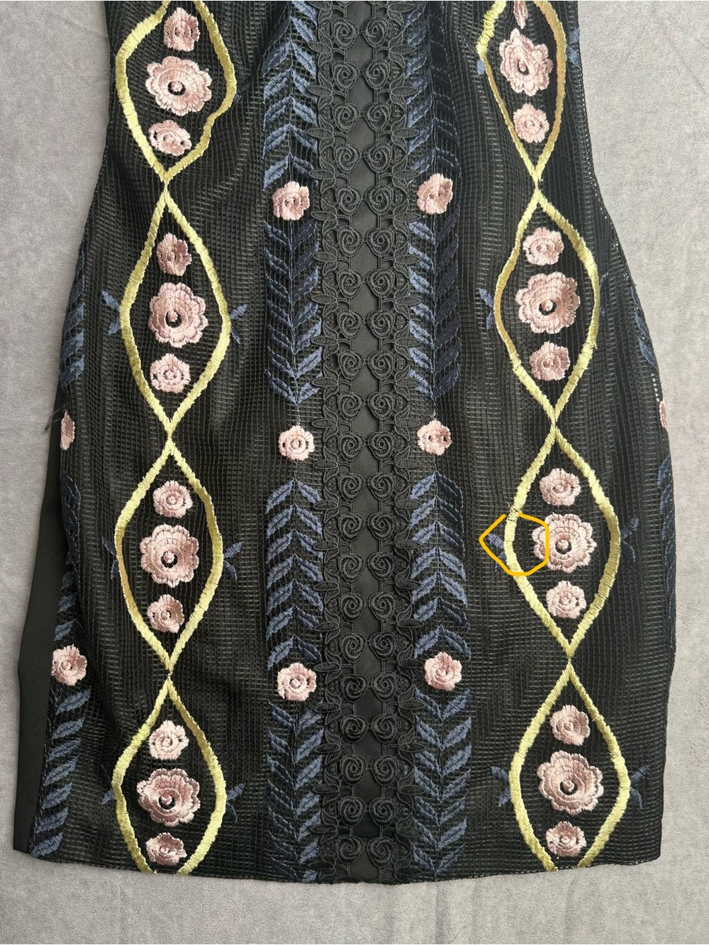 Guess Y2K Embroidered Mesh Halter Mini Dress Black Floral Bodycon Size 4 - Picture 9 of 9